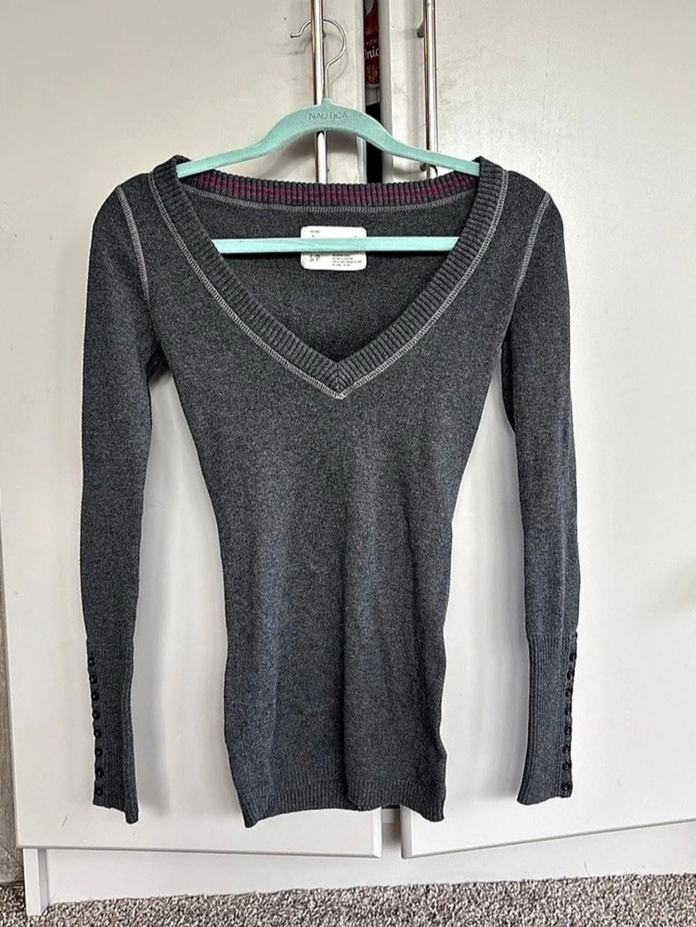 aéropostale Women'Small V-Neck Sweater Size Small